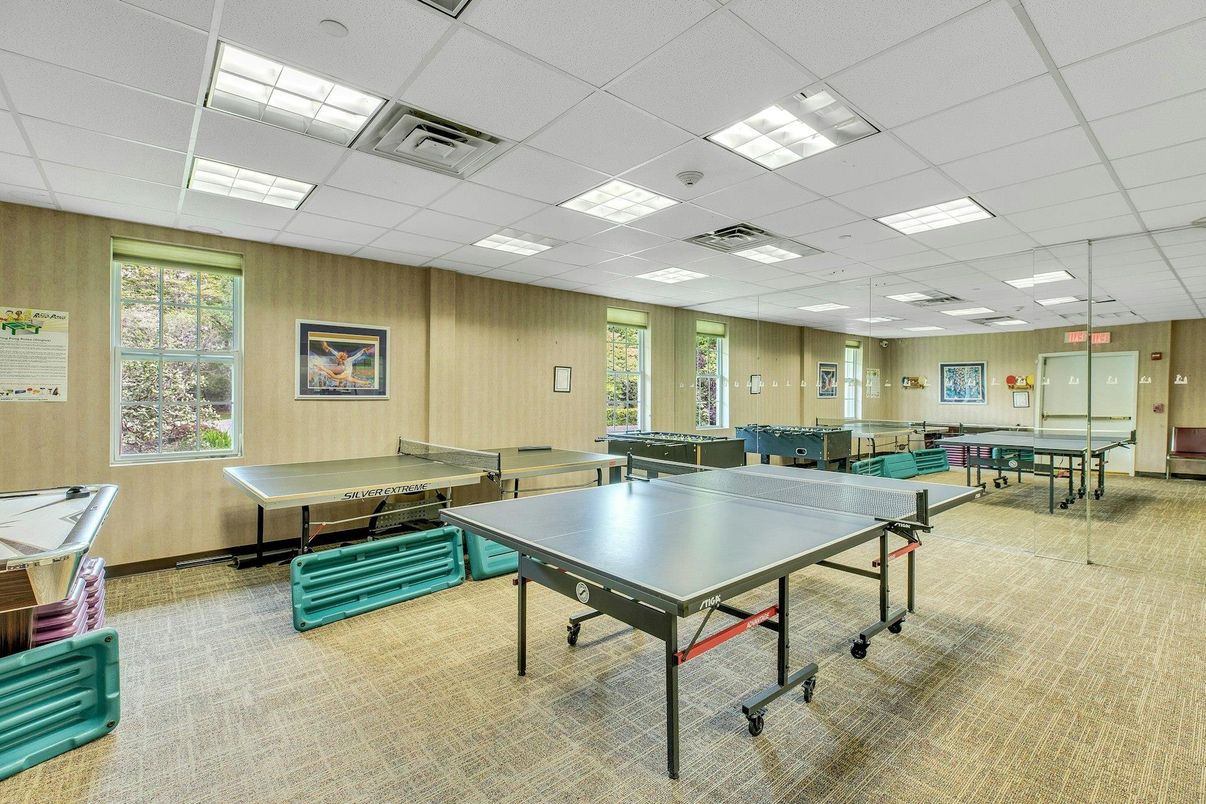 Game Room, Interior, Recessed Lighting