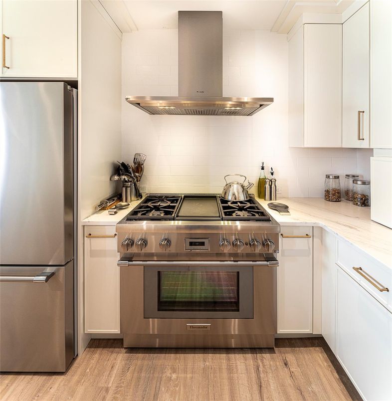 Interior, Kitchen, Stainless Steel Appliances, Wood Texture Flooring
