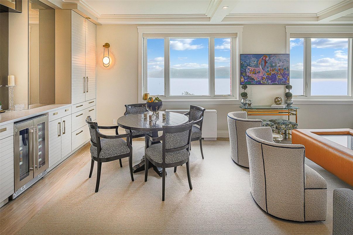 Dining room, Interior, Recessed Lighting, Water