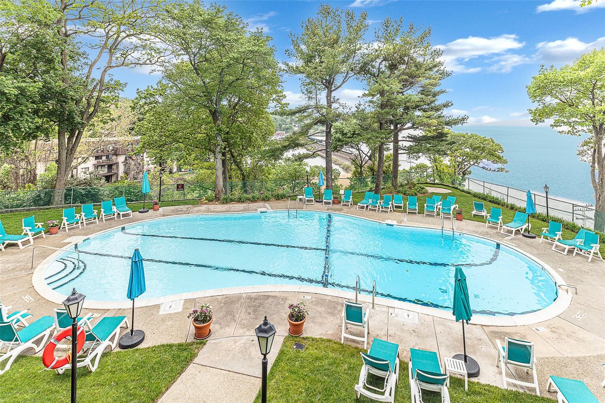 Exterior, Pool, Water