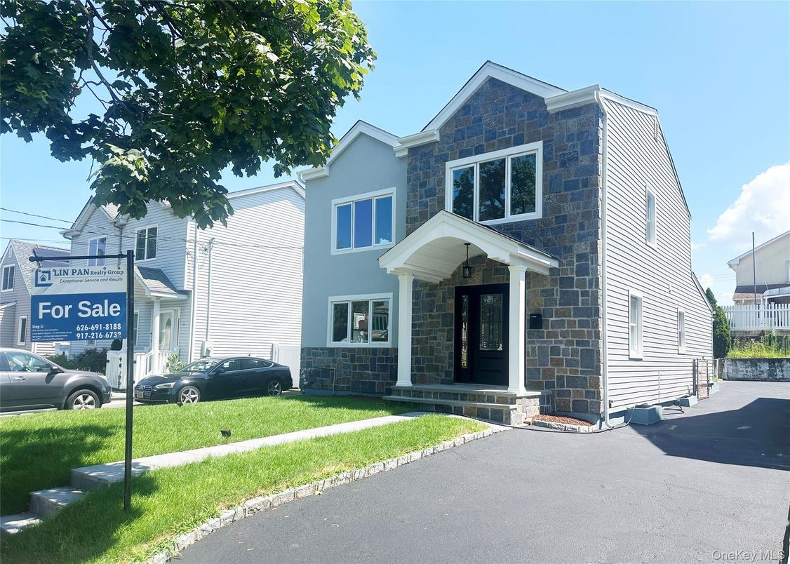 Exterior, Facade, Farmhouse