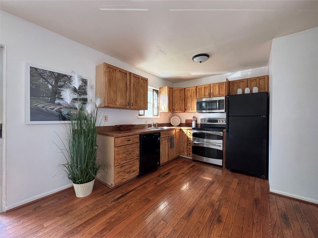 Interior, Kitchen, Stainless Steel Appliances, Wood Texture Flooring