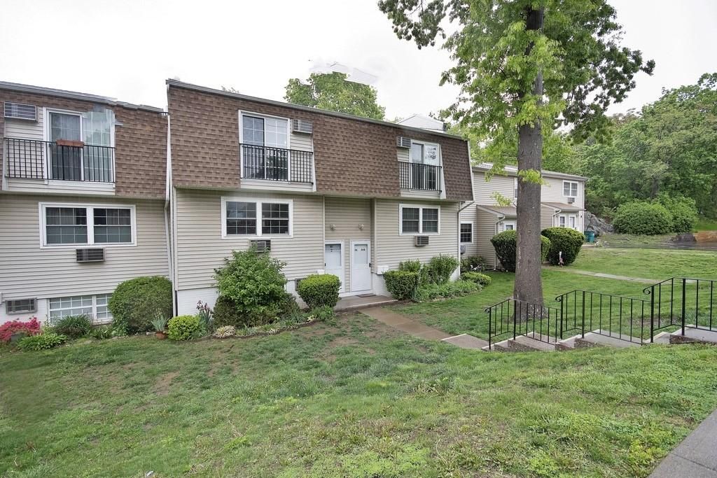 Backyard, Exterior, Facade, Rowhouse
