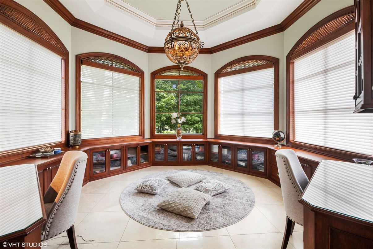 Chandelier, Dining room, Interior