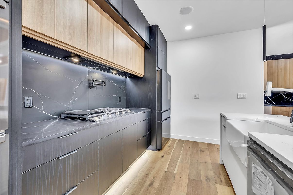 Interior, Kitchen, Recessed Lighting, Wood Texture Flooring