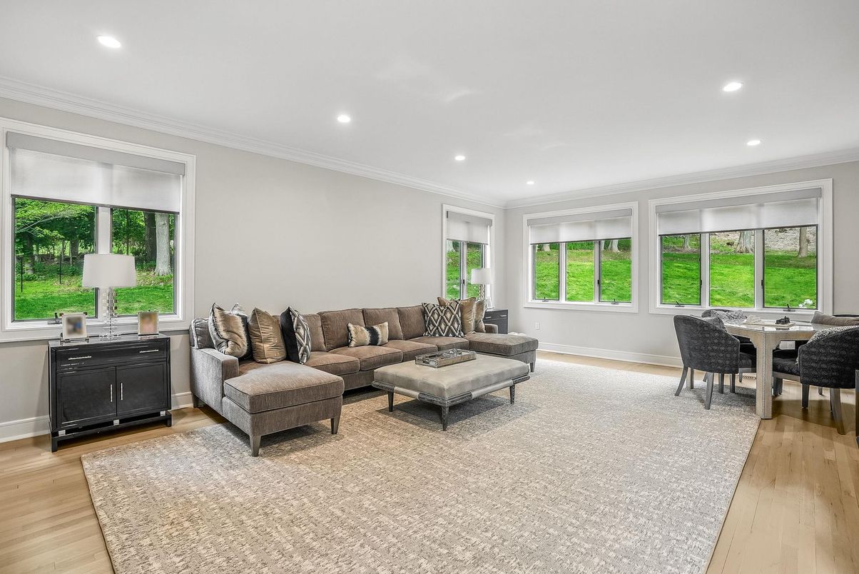 Dining room, Interior, Living room, Recessed Lighting, Wood Texture Flooring