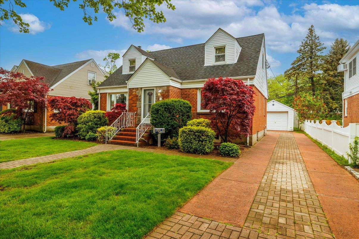 Detached Garage, Exterior, Facade, Brick Facade, Cape Cod