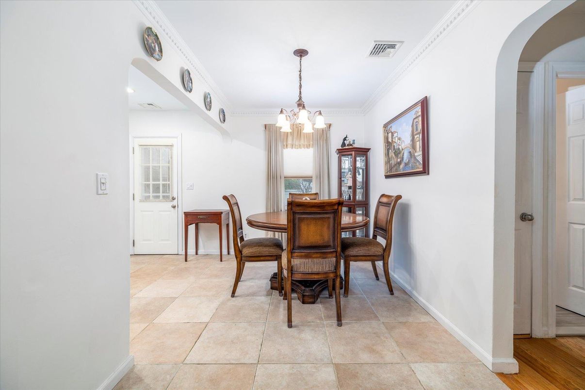 Chandelier, Dining room, Interior