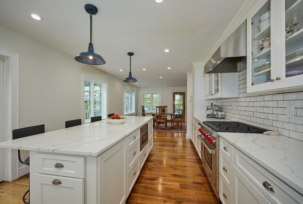 Dining room, Interior, Kitchen, Pendant Lights, Recessed Lighting, Wood Texture Flooring