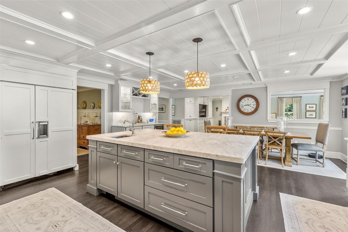 Dining room, Interior, Kitchen, Pendant Lights, Recessed Lighting, Wood Texture Flooring