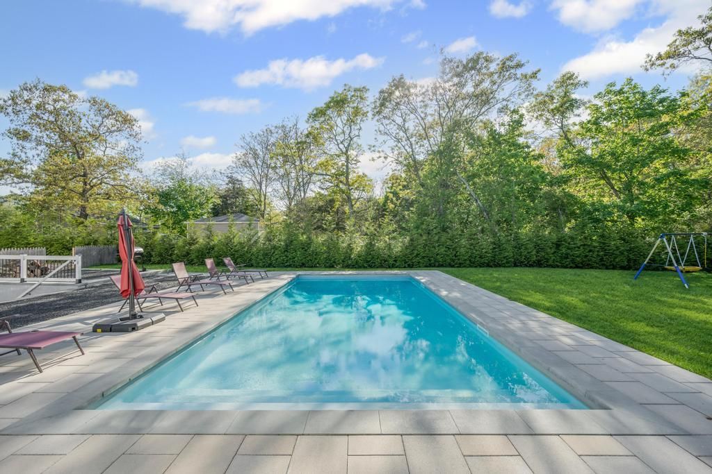 Exterior, Playground, Pool