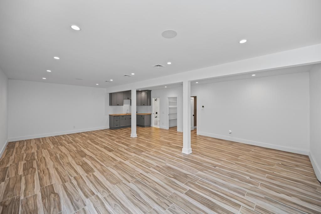 Empty room, Interior, Recessed Lighting, Wood Texture Flooring