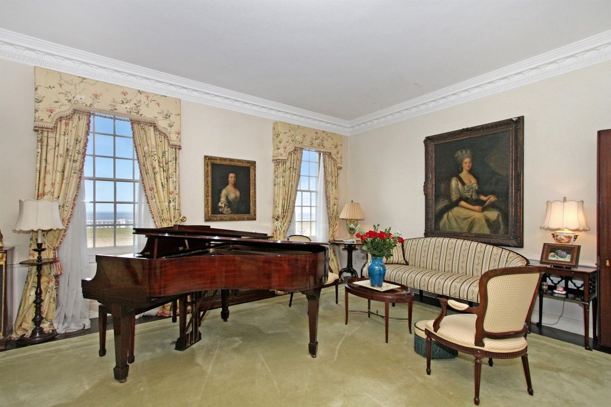 Interior, Living room, Piano