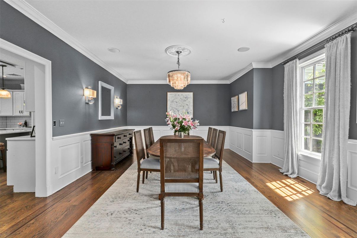 Chandelier, Dining room, Interior, Kitchen, Pendant Lights, Wood Texture Flooring