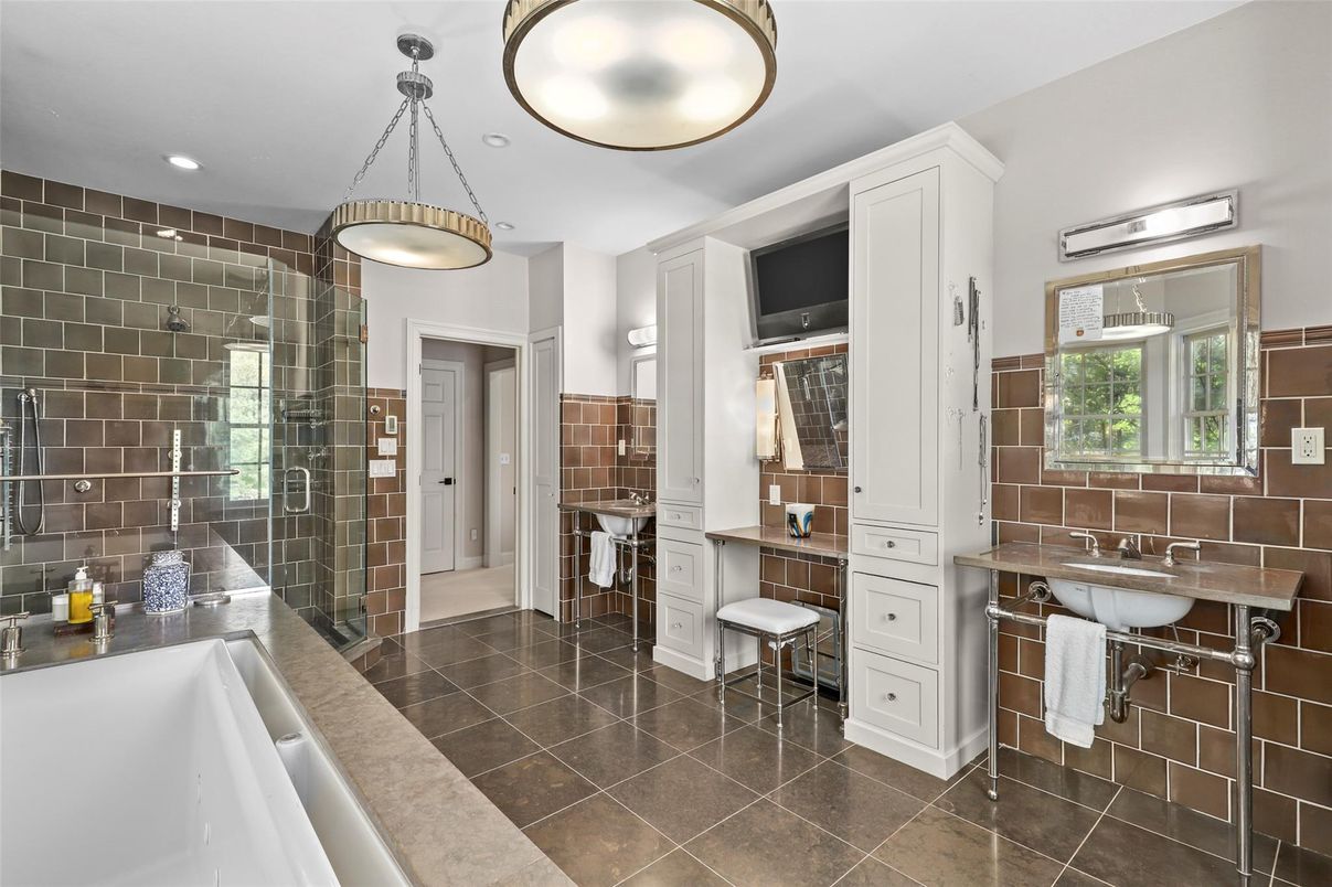 Bathroom, Glass Shower, Interior, Pendant Lights, Recessed Lighting