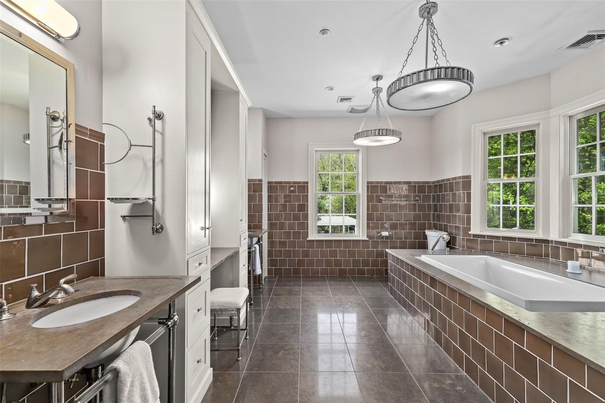 Bathroom, Dual Sink Vanities, Interior, Pendant Lights, Recessed Lighting