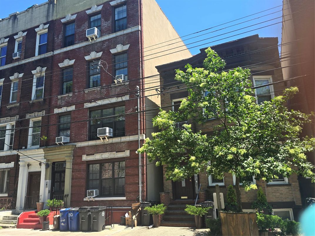 Exterior, Facade, Brick Facade, Rowhouse