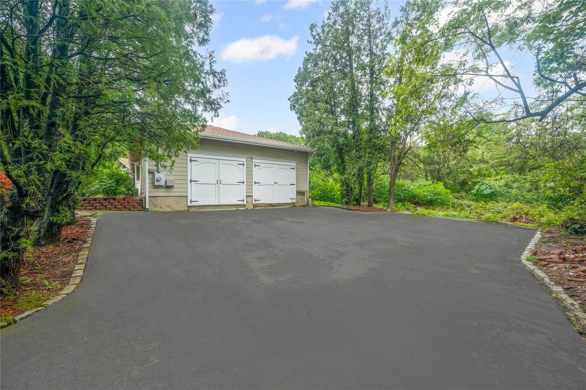 Detached Garage, Exterior