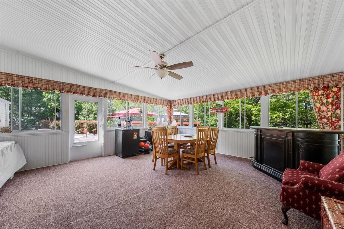 Dining room, Interior