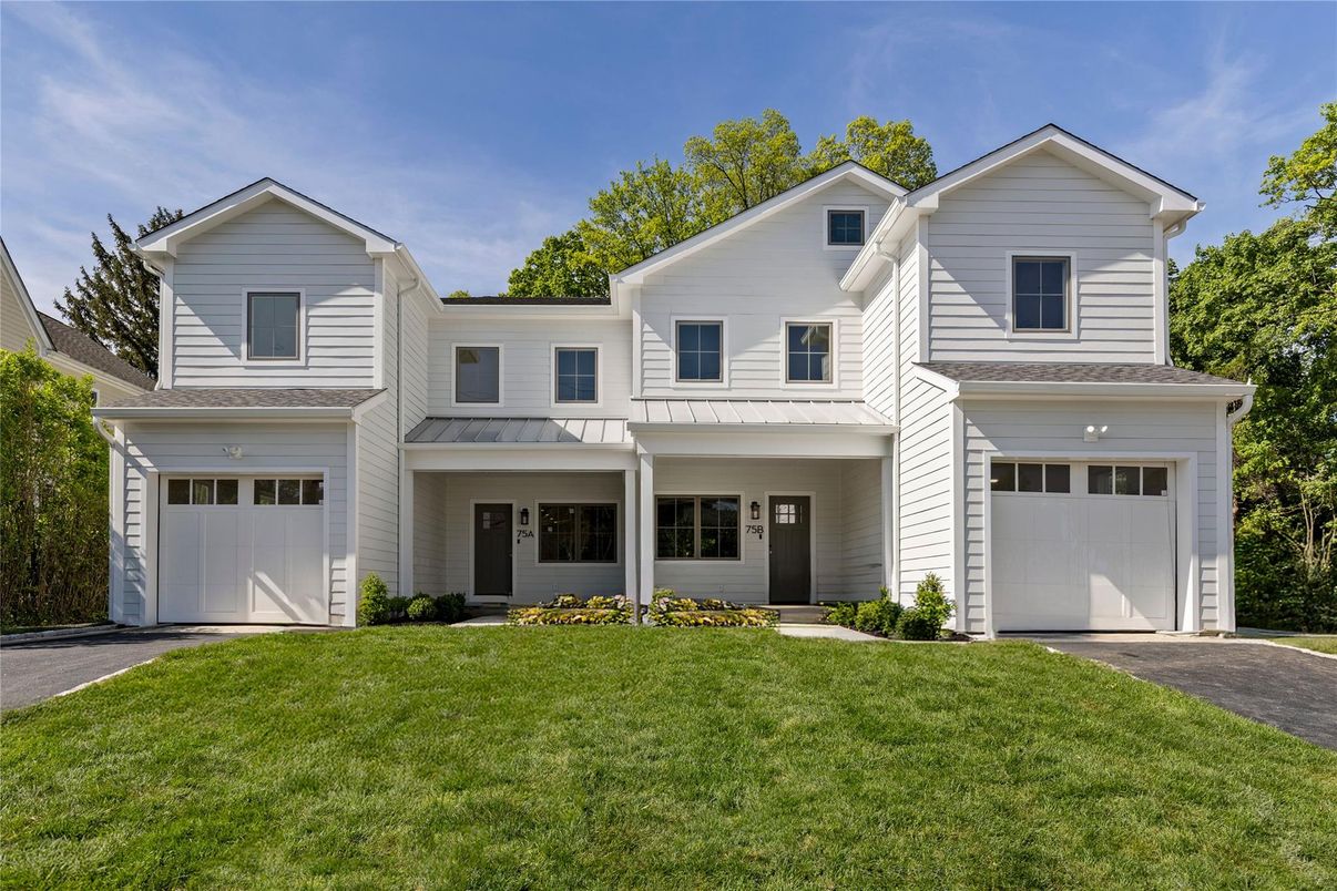 Attached, Exterior, Facade, Farmhouse