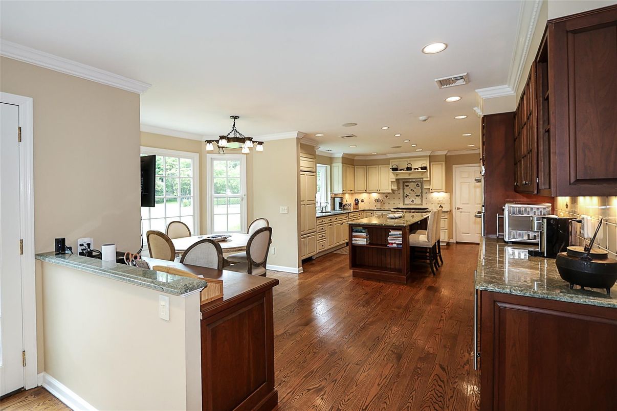 Chandelier, Dining room, Interior, Kitchen, Recessed Lighting, Wood Texture Flooring
