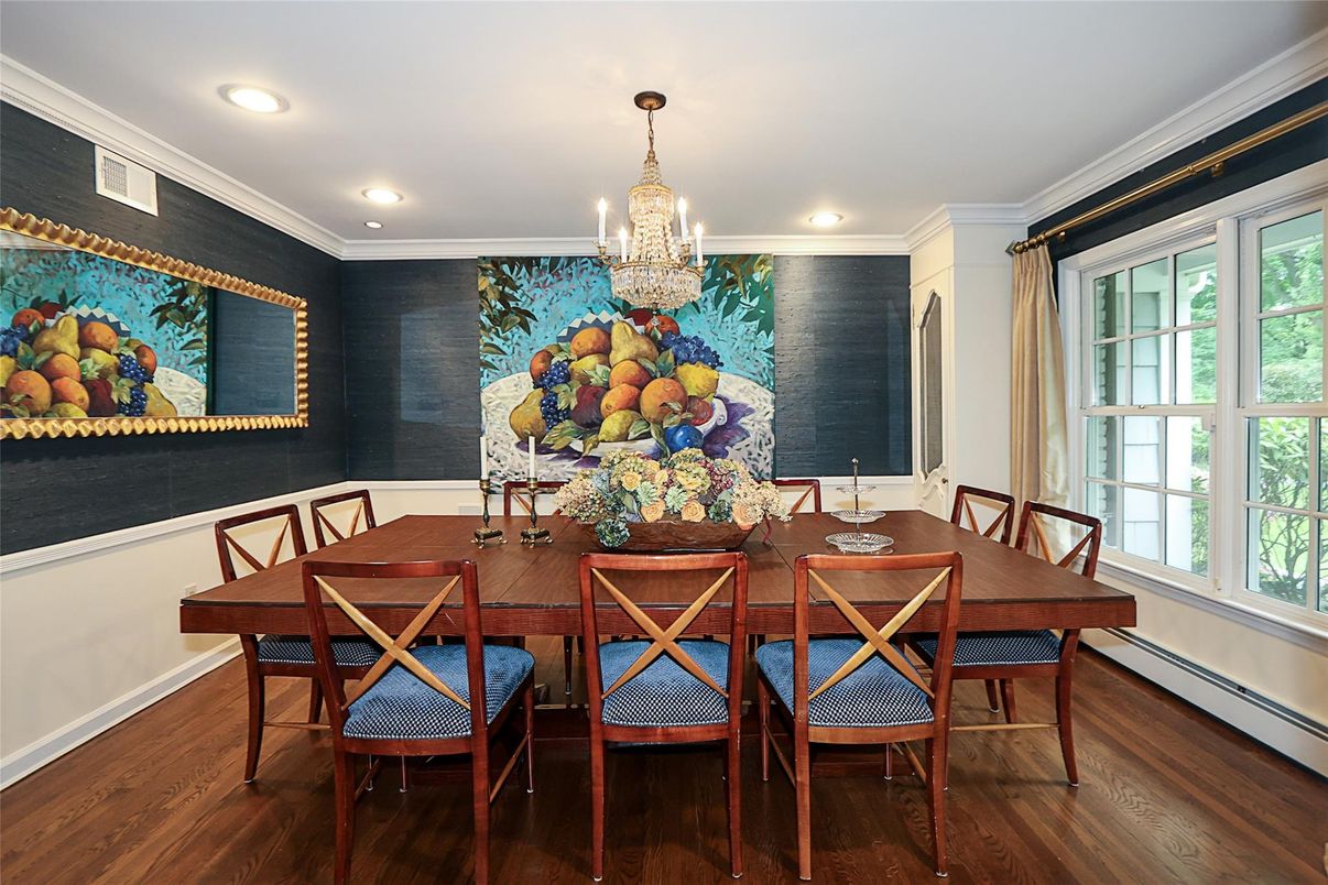 Chandelier, Dining room, Interior, Recessed Lighting, Wood Texture Flooring