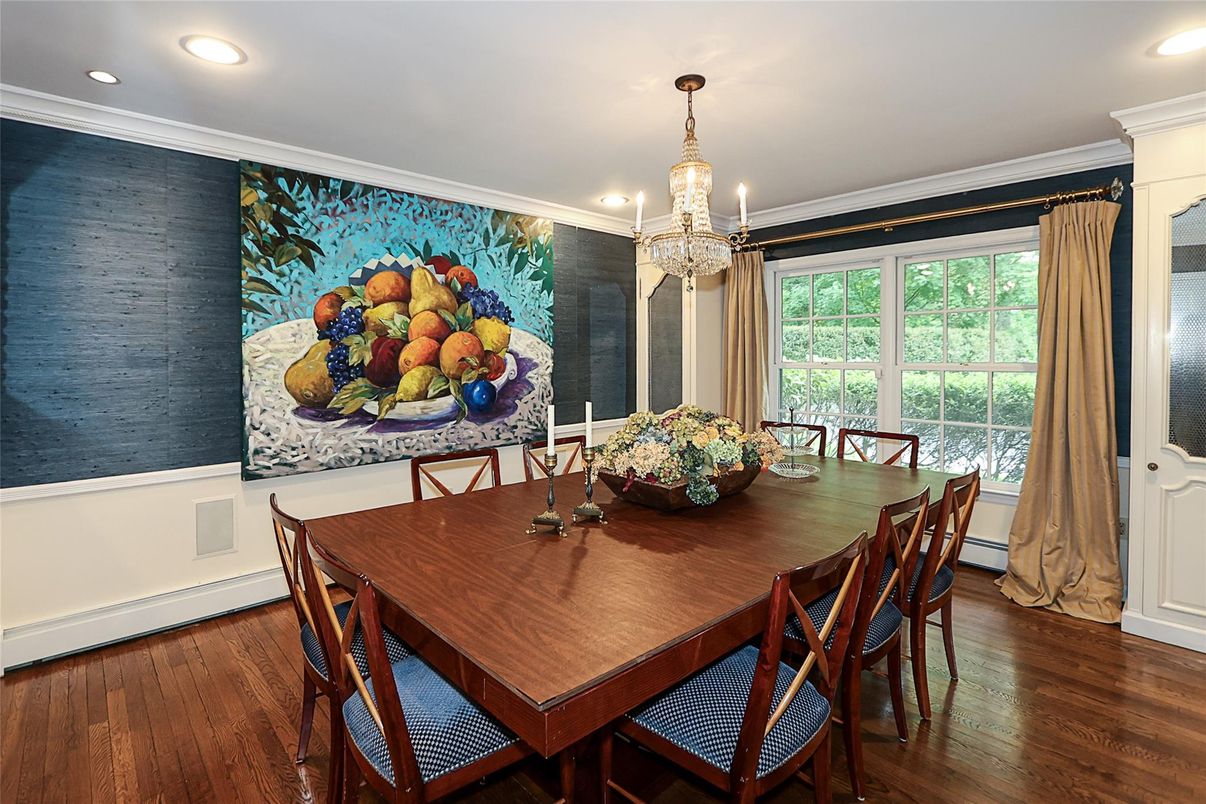 Chandelier, Dining room, Interior, Recessed Lighting, Wood Texture Flooring