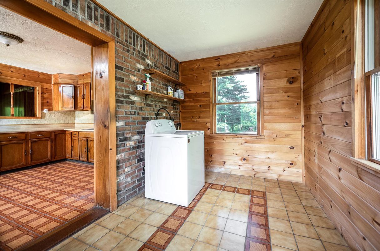 Interior, Stone Walls, Washer, Wooden Walls