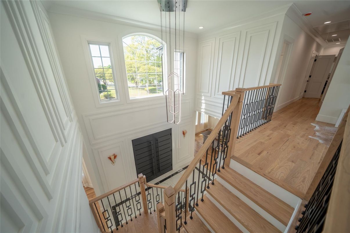 Interior, Pendant Lights, Recessed Lighting, Wood Texture Flooring