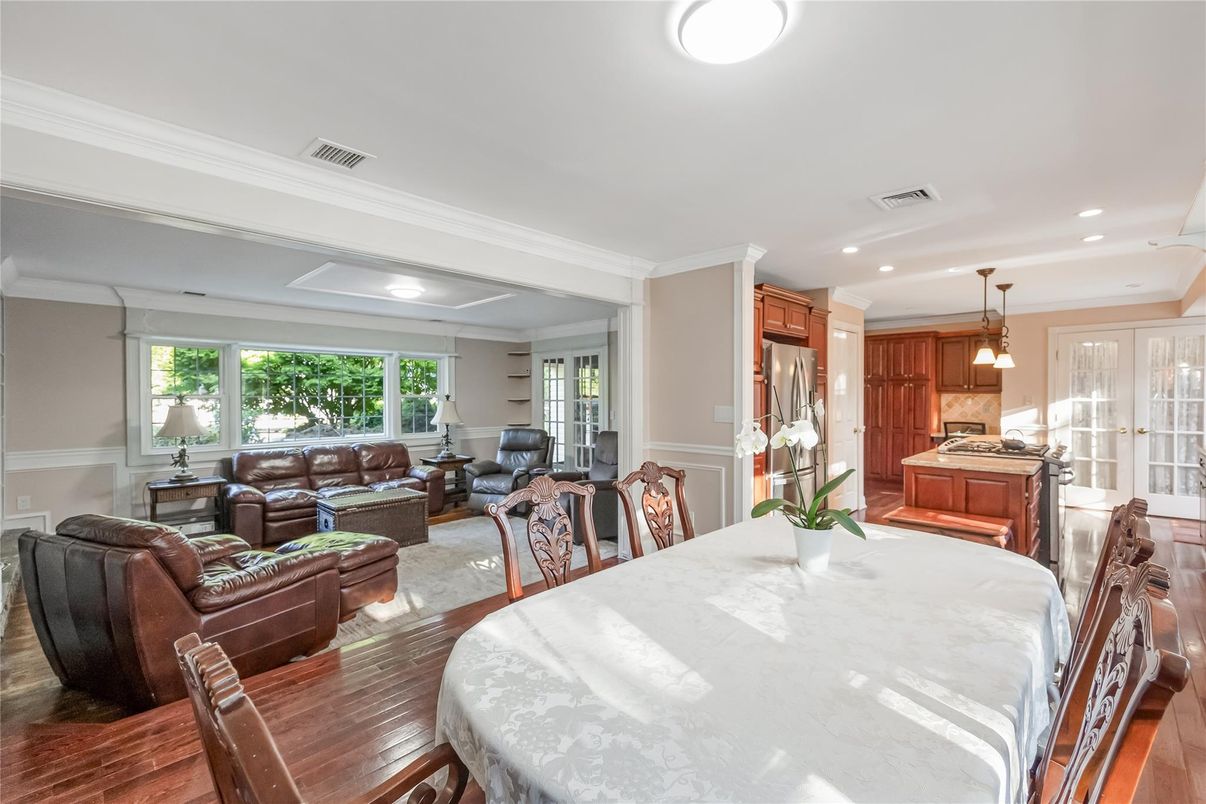 Dining room, Interior, Kitchen, Living room, Pendant Lights, Recessed Lighting, Wood Texture Flooring