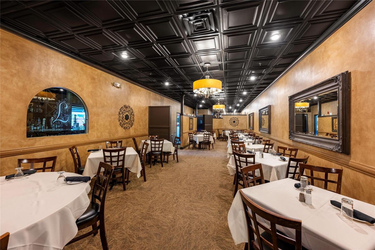 Dining room, Interior, Recessed Lighting