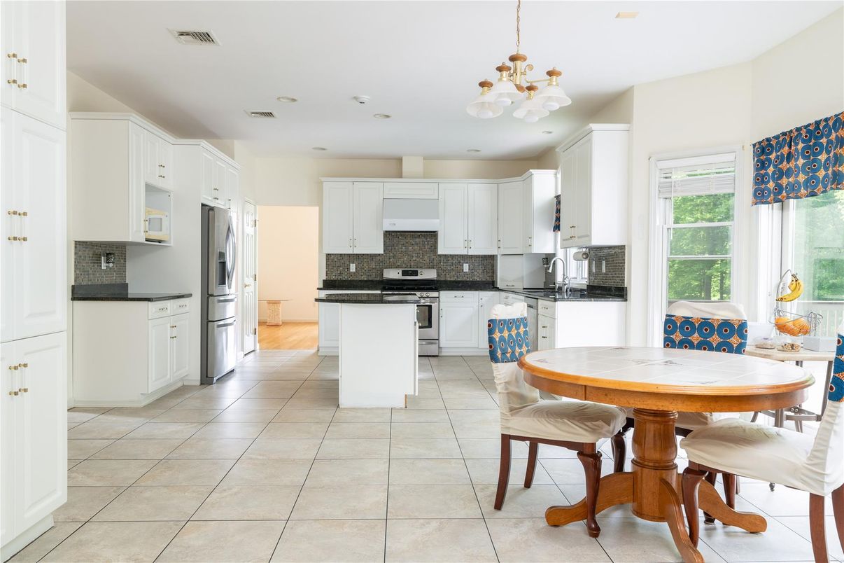 Dining room, Interior, Kitchen, Recessed Lighting, Stainless Steel Appliances