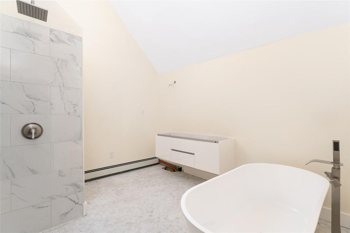 Bathroom, Free Standing Baths, Interior, Marble, Marble Walls