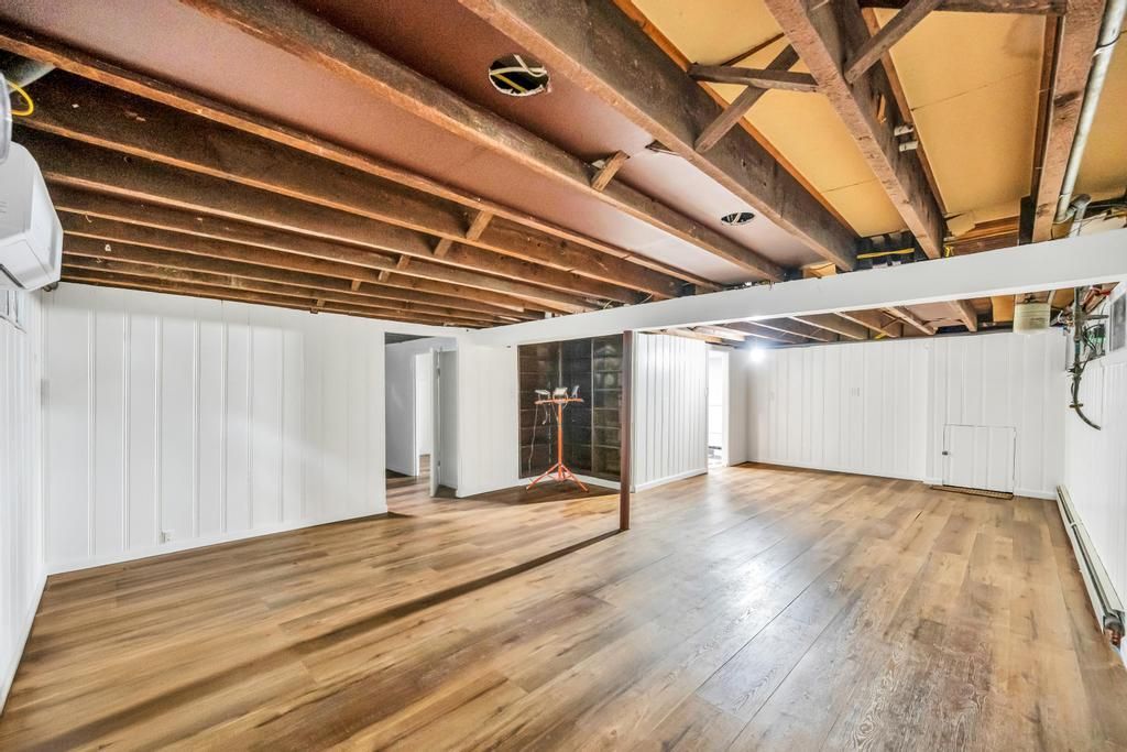 Empty room, Interior, Wooden Beams, Wood Texture Flooring