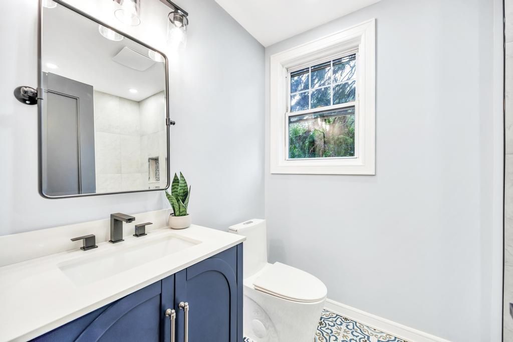 Bathroom, Interior, Recessed Lighting