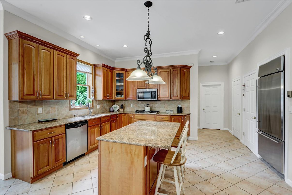 Interior, Kitchen, Pendant Lights, Recessed Lighting, Stainless Steel Appliances