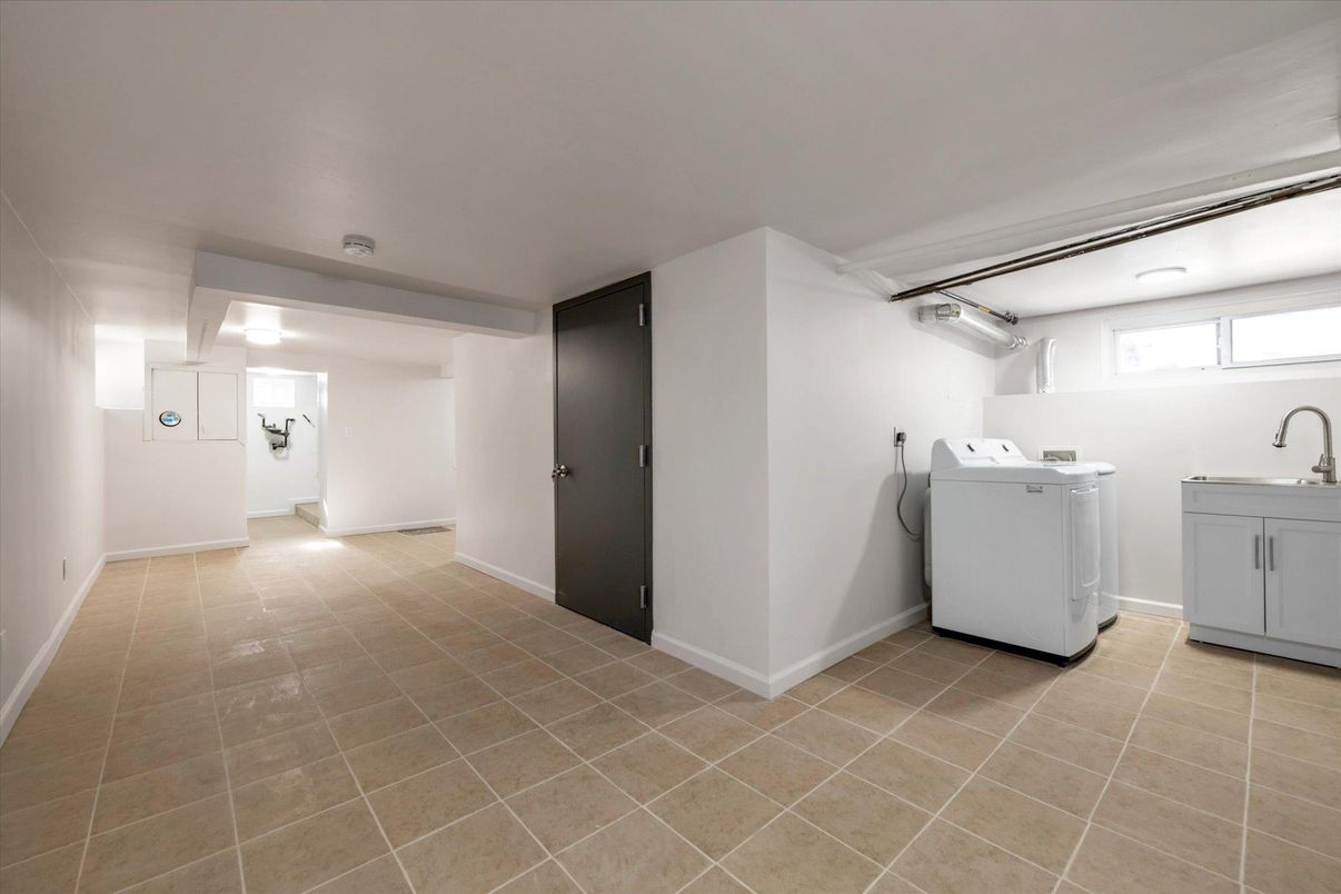 Interior, Washer