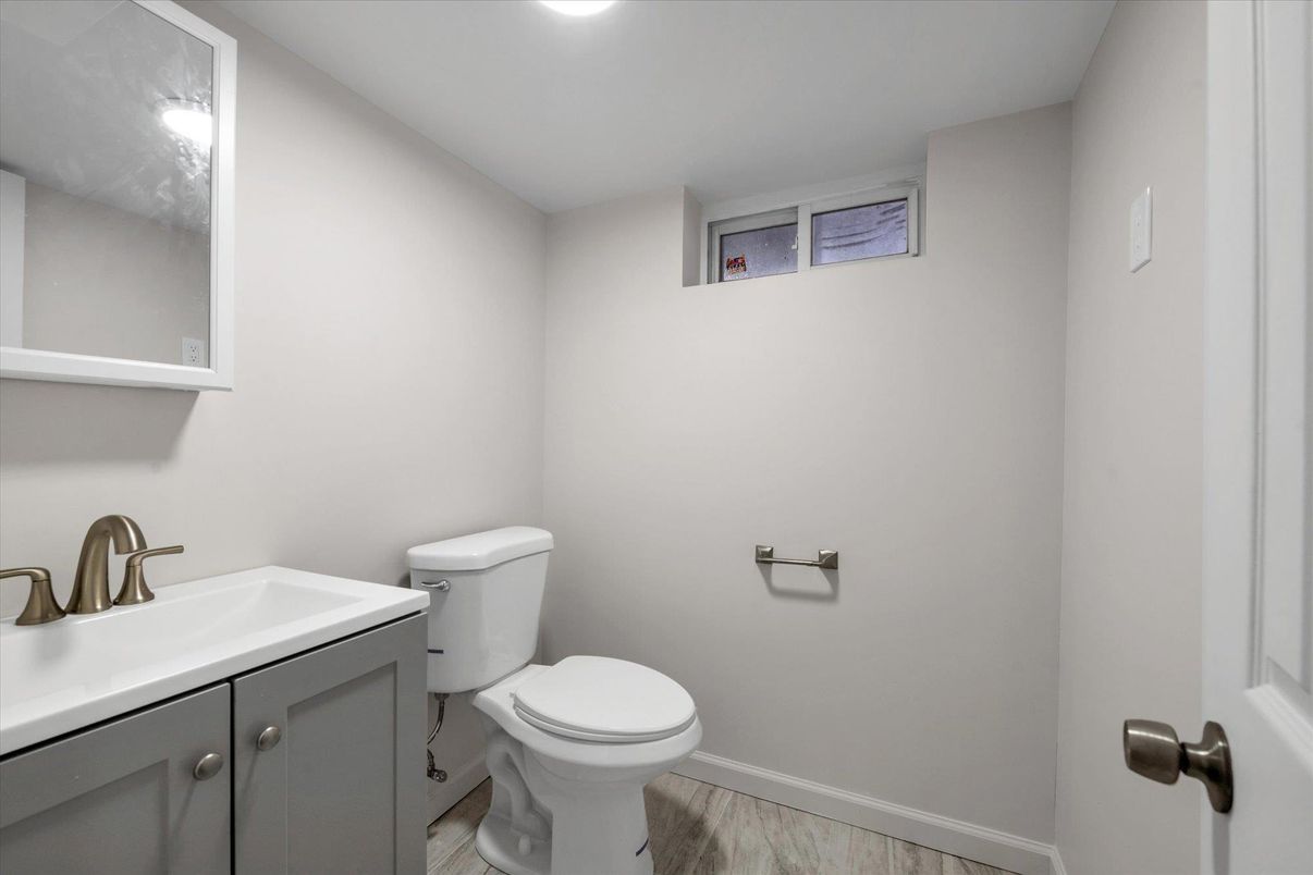 Bathroom, Interior, Recessed Lighting, Wood Texture Flooring