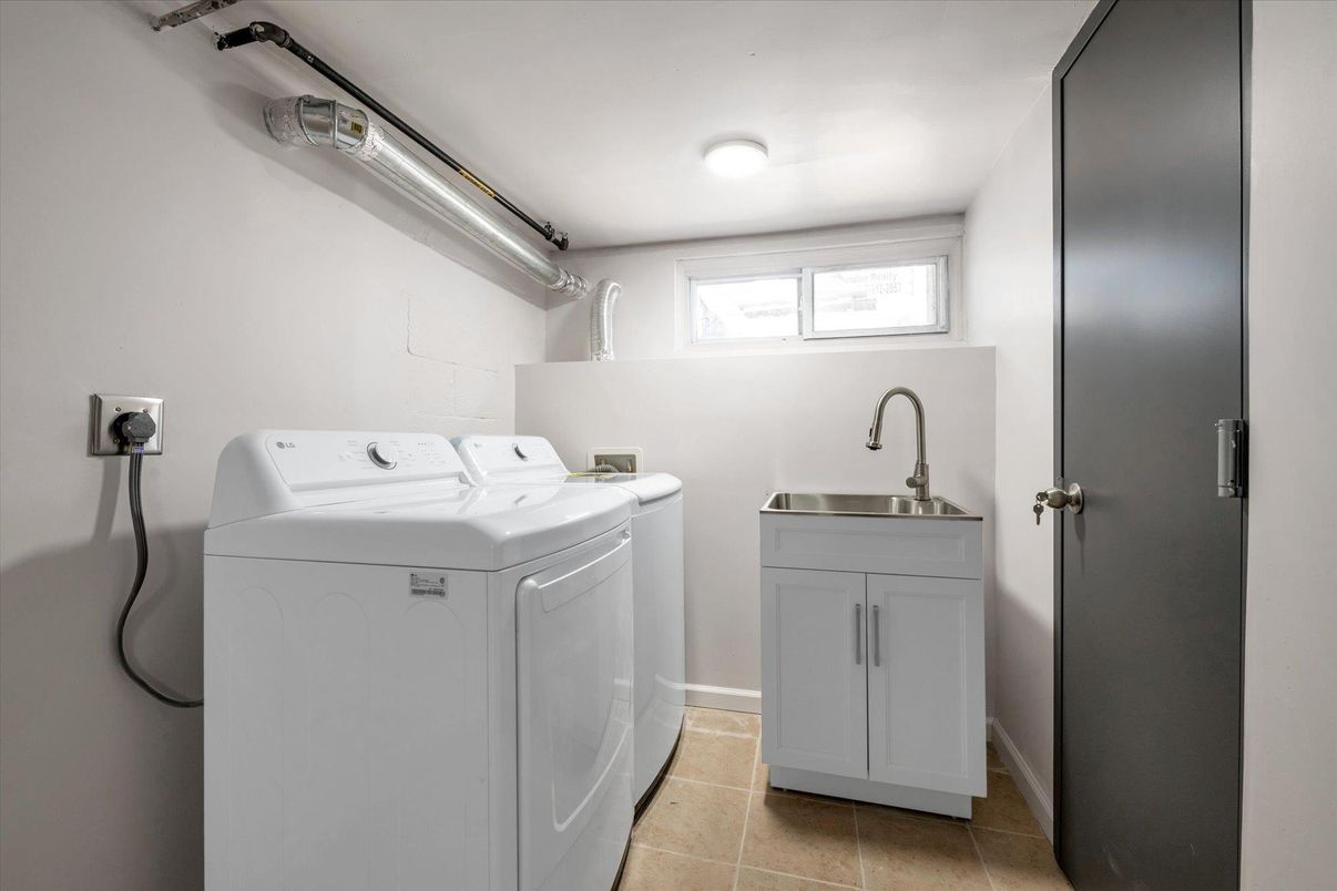 Interior, Washer