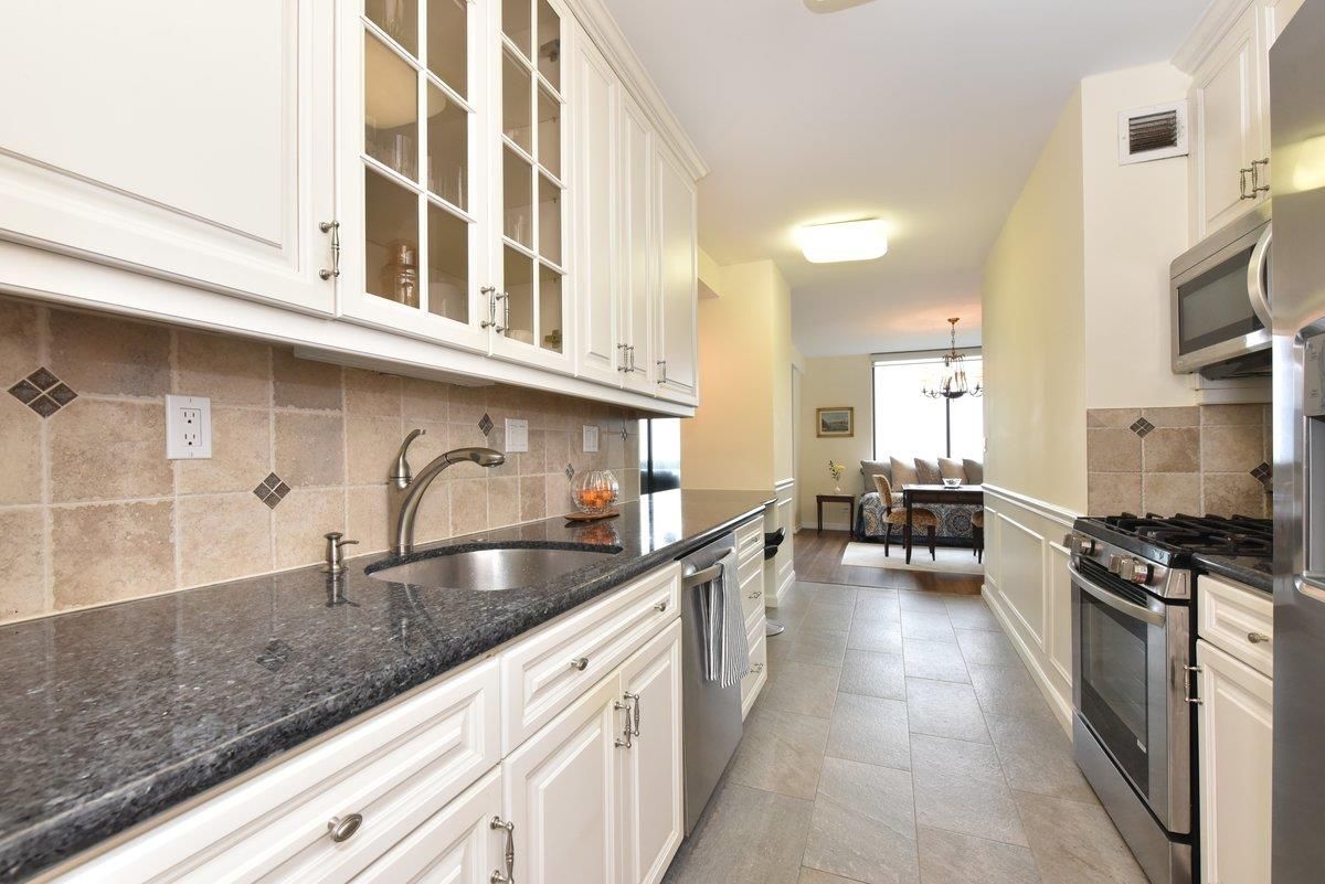 Chandelier, Dining room, Interior, Kitchen