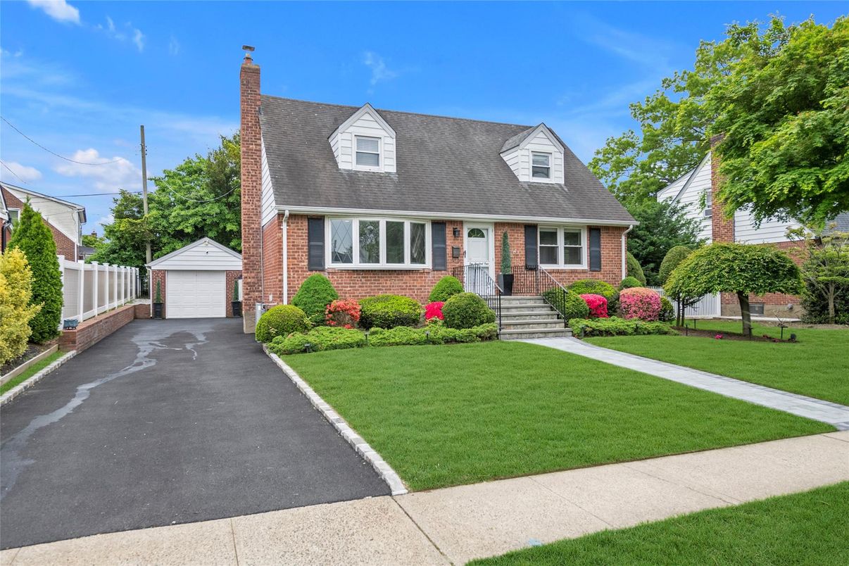 Detached Garage, Exterior, Facade, Brick Facade, Cape Cod