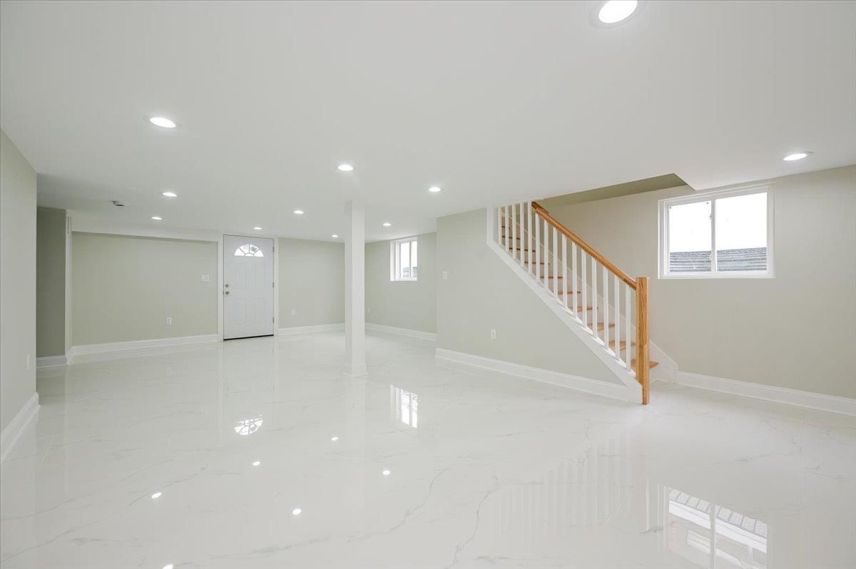 Empty room, Interior, Marble, Recessed Lighting