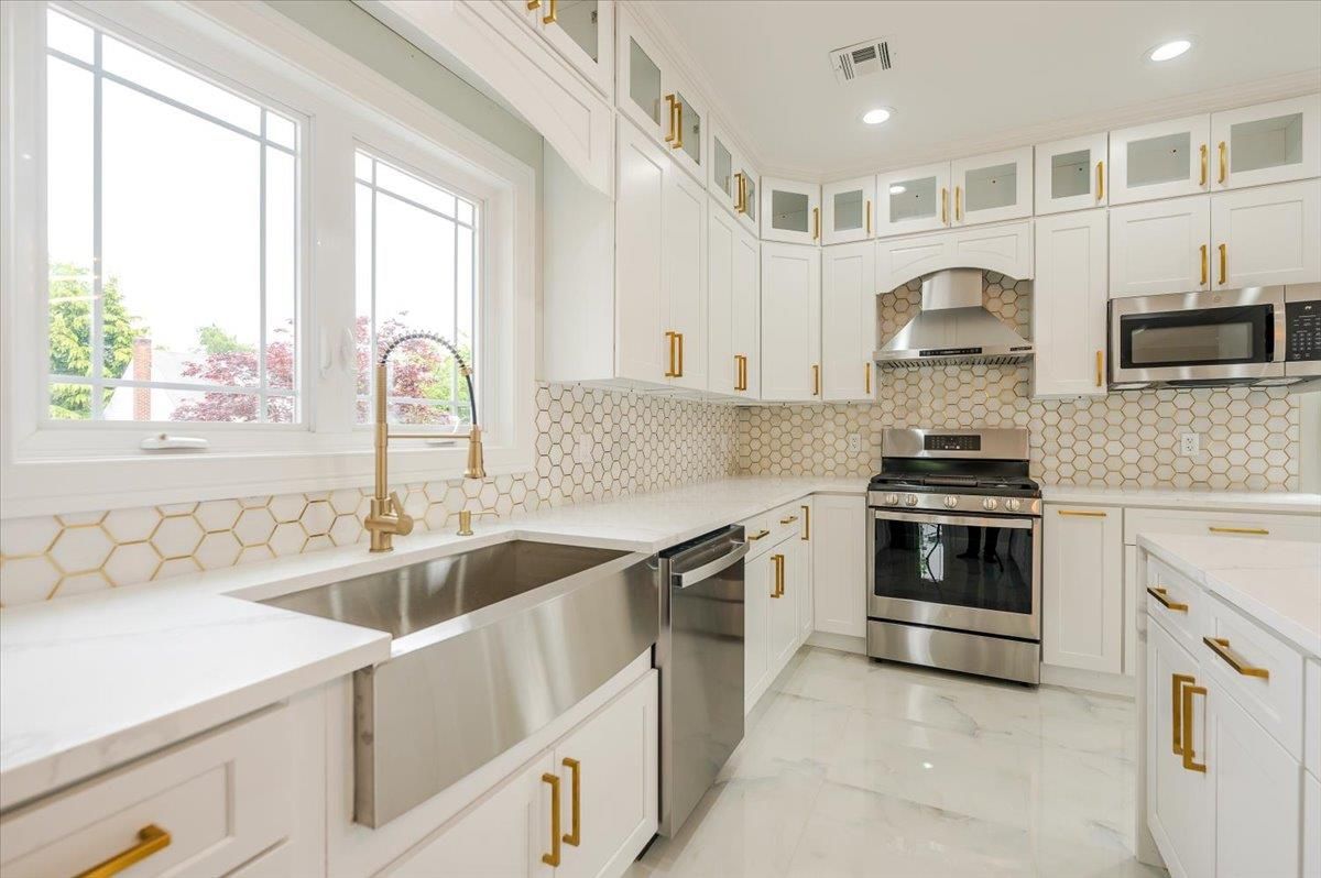Interior, Kitchen, Marble, Recessed Lighting, Stainless Steel Appliances