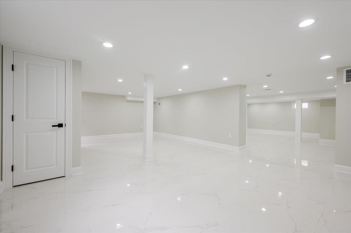 Empty room, Interior, Marble, Recessed Lighting