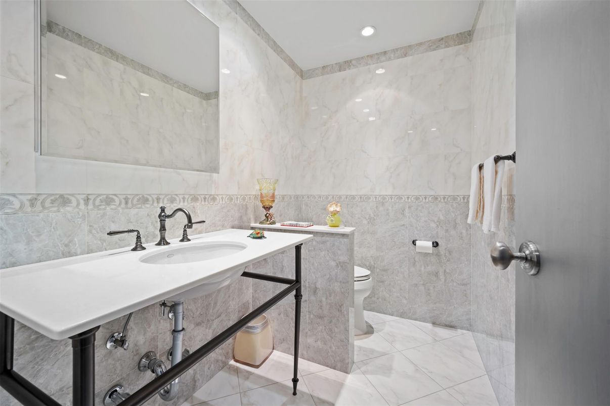 Bathroom, Interior, Marble, Marble Walls, Recessed Lighting