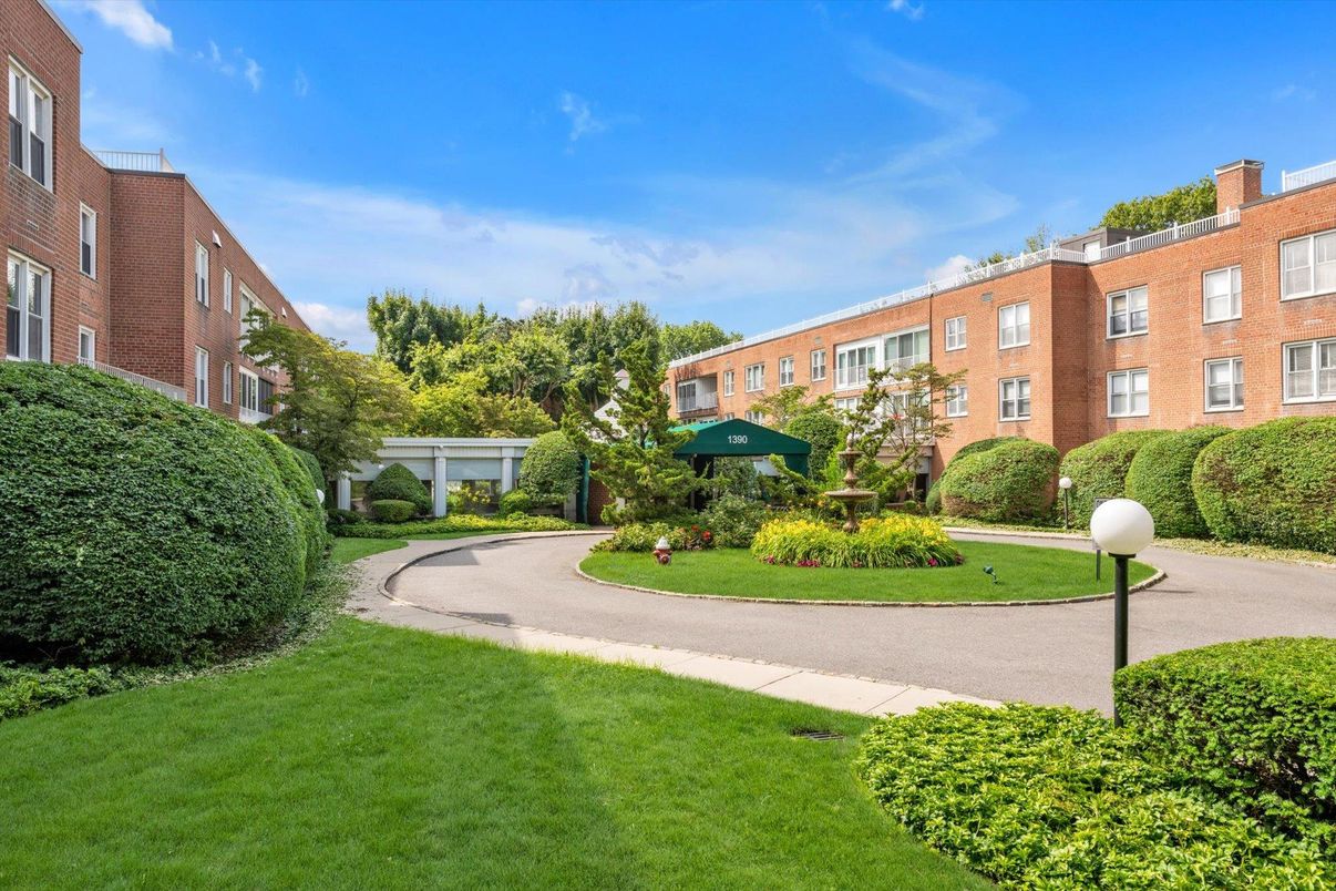 Backyard, Exterior, Facade, Brick Facade, Condo Building