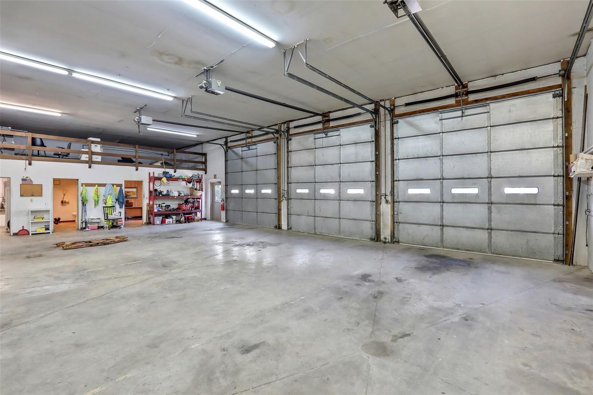 Garage, Interior
