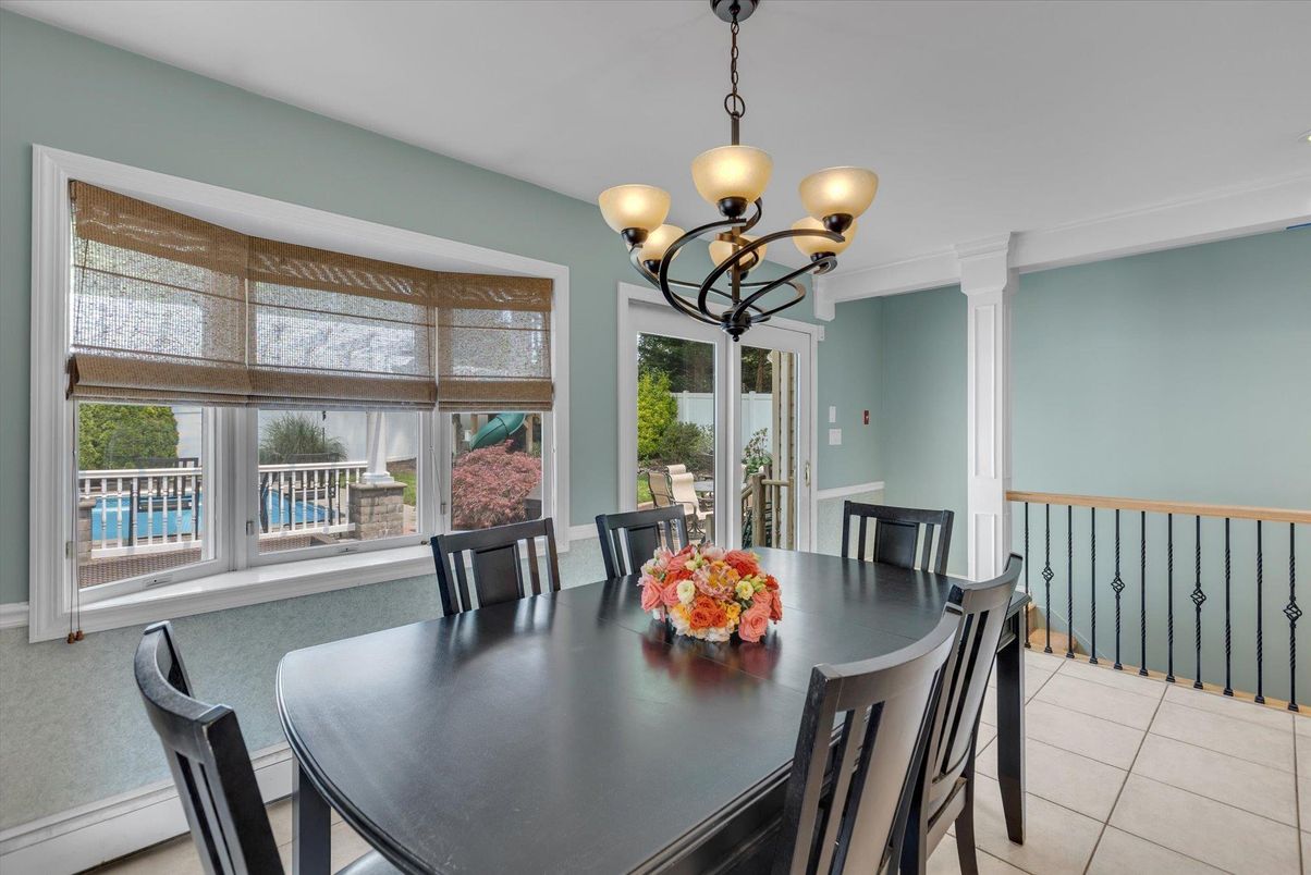 Chandelier, Dining room, Interior