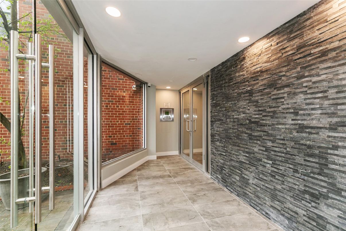 Empty room, Interior, Recessed Lighting, Stone Walls
