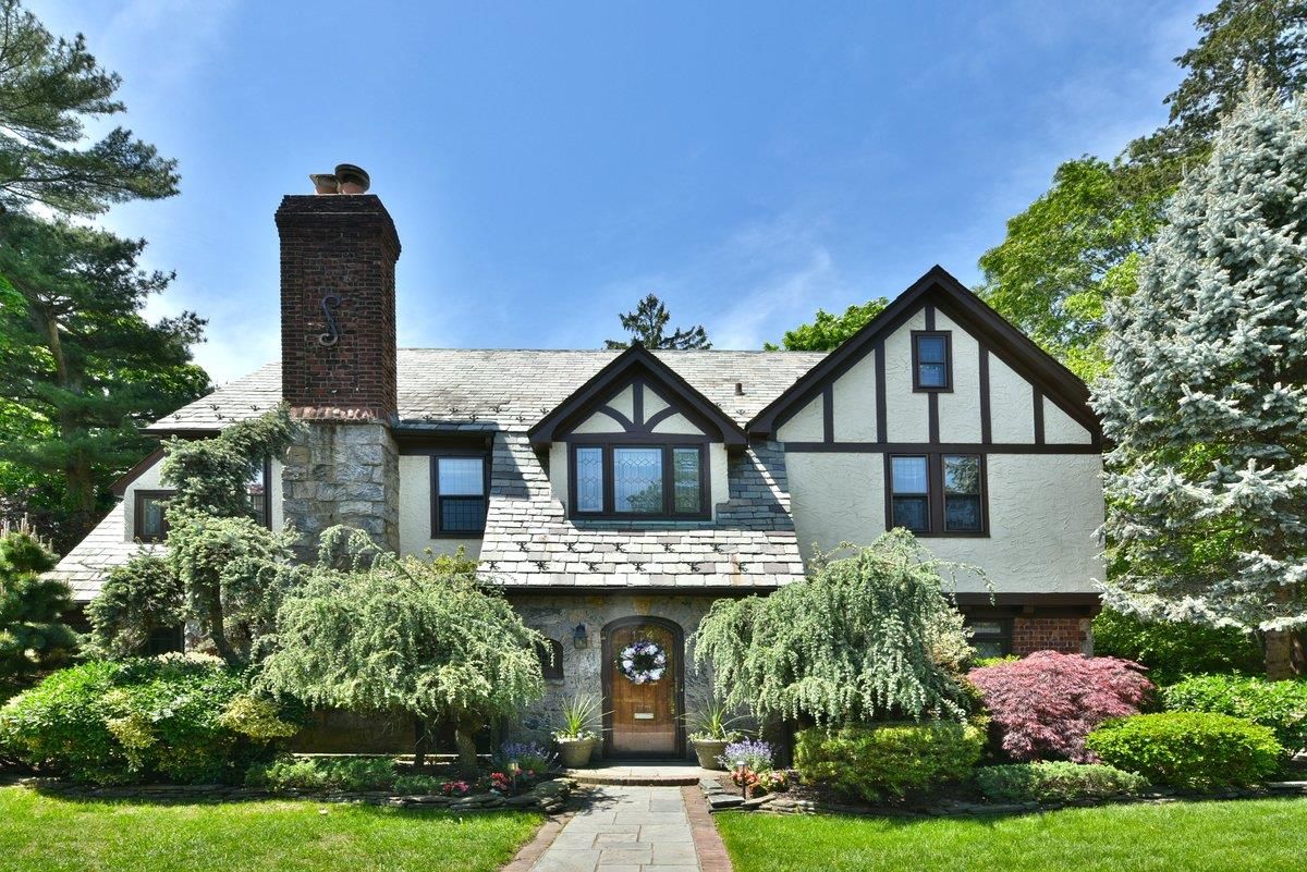 Exterior, Facade, Tudor Revival